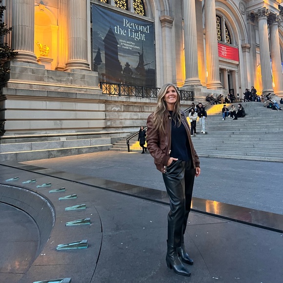 Meet your Posher, Jen - Picture 1 of 1